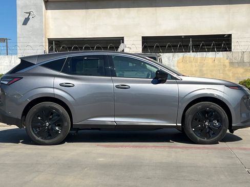 Certified 2025 Nissan Murano SV image 9