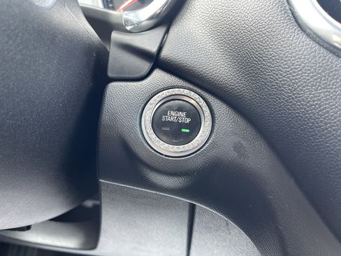 Used 2019 Chevrolet Equinox LT image 22