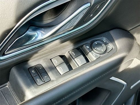 Used 2021 Chevrolet Tahoe Z71 w/ Z71 Signature Package image 17