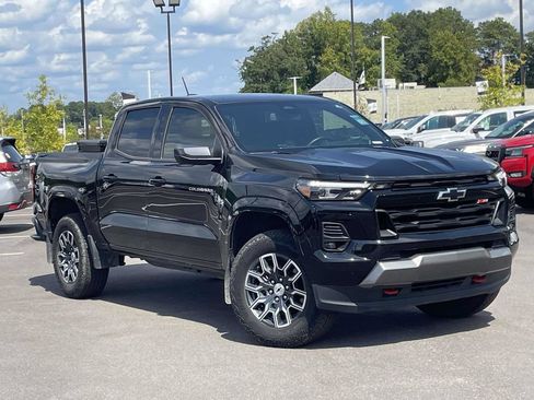 Used 2025 Chevrolet Colorado Z71 AWD/4WD image 1