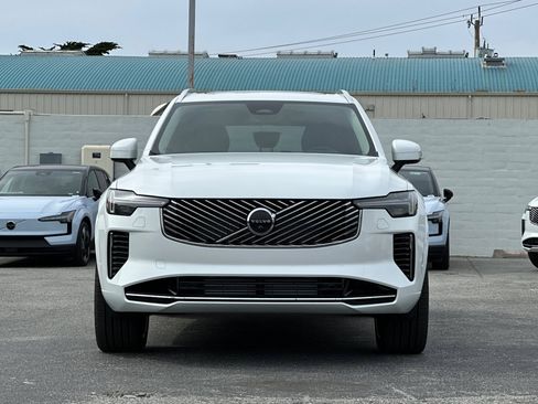 New 2025 Volvo XC90 T8 Plus w/ Protection Package Premier image 8