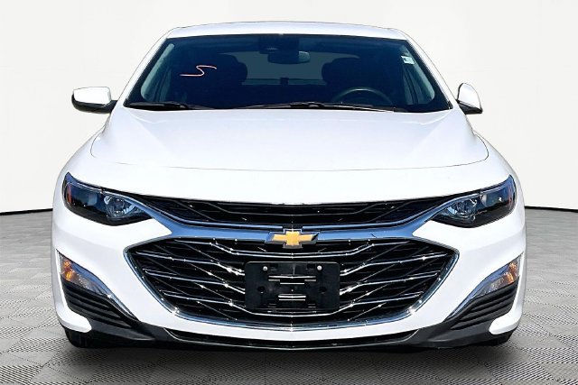 Used 2025 Chevrolet Malibu LS FWD image 2
