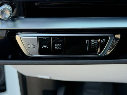 Used 2025 Cadillac Lyriq Sport AWD/4WD image 22
