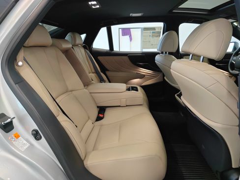 Used 2024 Lexus LS 500 RWD image 18