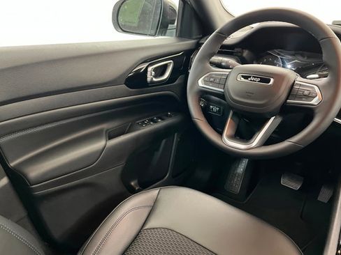 New 2026 Jeep Compass Latitude image 11