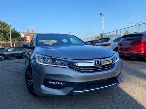 Used 2017 Honda Accord LX image 5