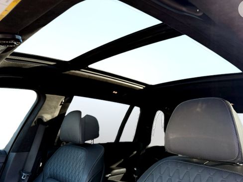 Used 2022 BMW X7 M50i image 24