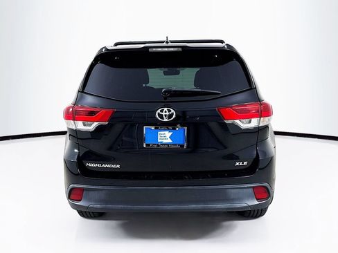 Used 2019 Toyota Highlander XLE FWD image 6