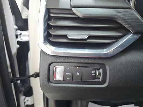 Used 2025 GMC Acadia Elevation FWD image 28