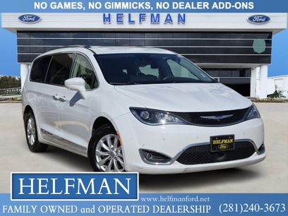 Used 2018 Chrysler Pacifica Touring-L w/ Advanced Safetytec Group