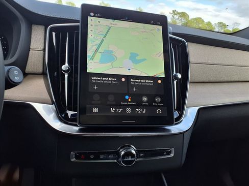 New 2026 Volvo XC90 B5 Plus w/ Protection Package Premier image 16