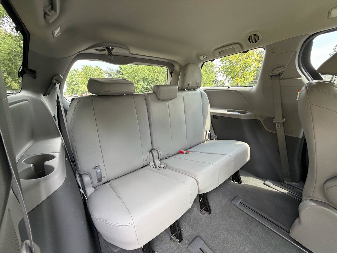 Used 2019 Toyota Sienna XLE w/ XLE Navigation Package AWD/4WD image 18