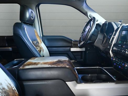 Used 2018 Ford F250 Lariat w/ Lariat Ultimate Package image 30