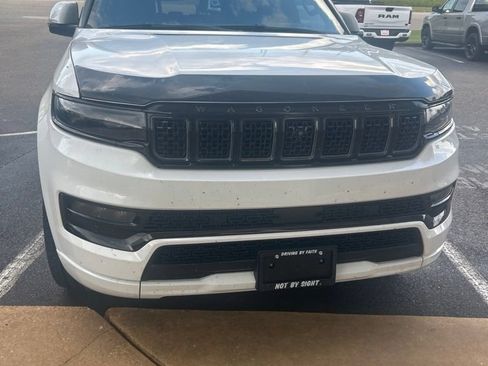 Used 2022 Jeep Grand Wagoneer Series II AWD/4WD image 10