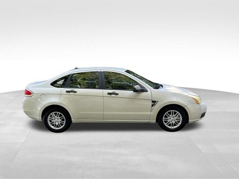 Used 2009 Ford Focus SE FWD image 6