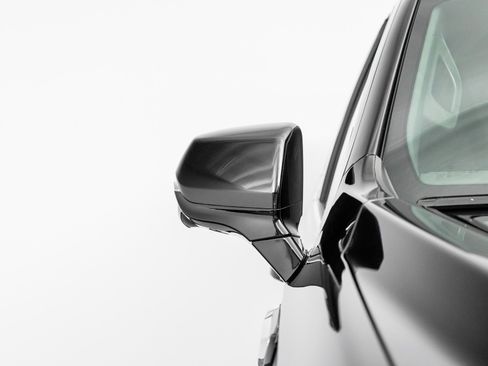 Used 2025 GMC Yukon Denali image 7