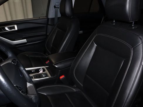 Certified 2023 Ford Explorer XLT w/ Equipment Group 202A image 20
