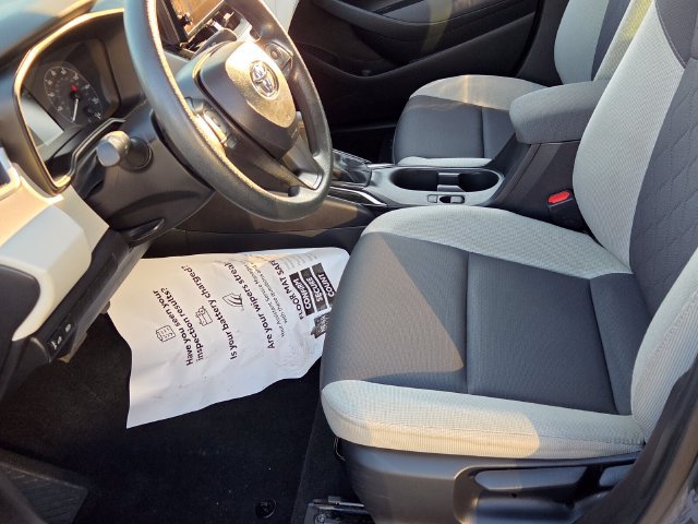 Used 2025 Toyota Corolla LE FWD image 5