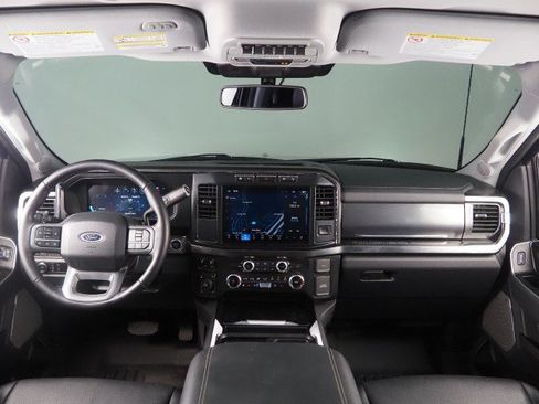 Used 2024 Ford F250 4x4 Crew Cab Lariat w/ FX4 Pkg w/ Chrome Package image 3