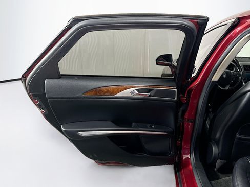 Used 2016 Lincoln MKZ FWD image 25