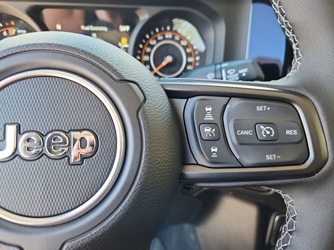 New 2026 Jeep Gladiator Willys AWD/4WD image 12
