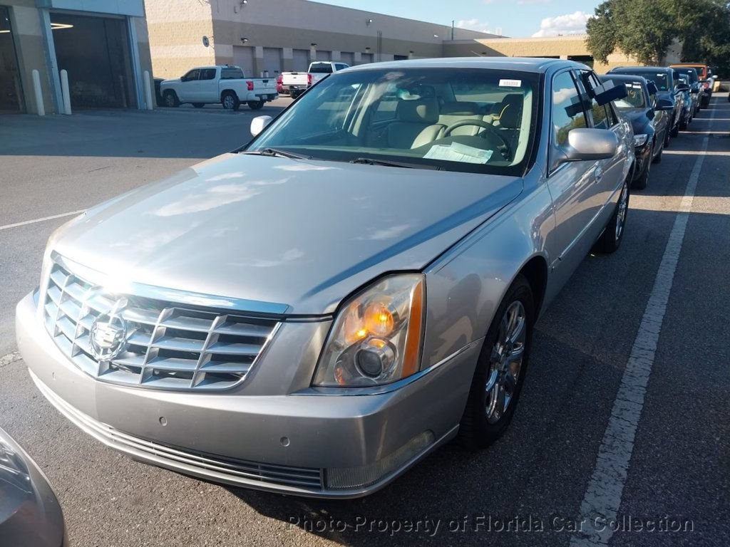 Used 2008 Cadillac DTS FWD image 1
