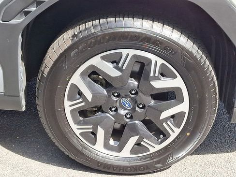 Certified 2025 Subaru Forester Premium image 8