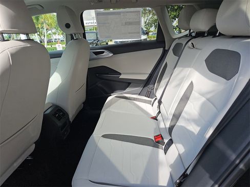 New 2025 Volkswagen Taos SE image 6
