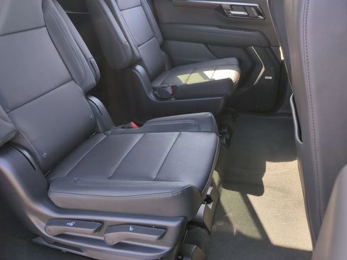 New 2026 Chevrolet Suburban LT w/ Comfort Package image 27