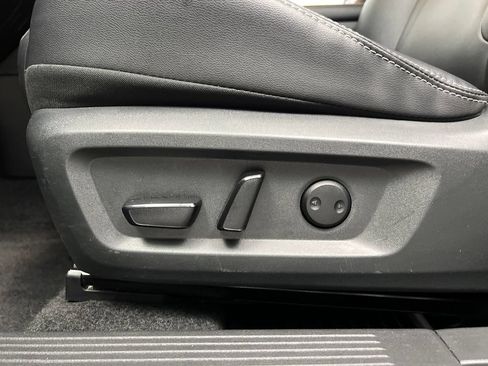 Used 2026 Nissan Rogue SL AWD/4WD image 13