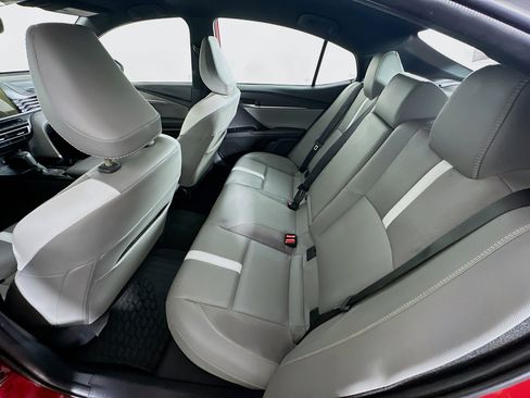 Used 2025 Toyota Camry SE image 28