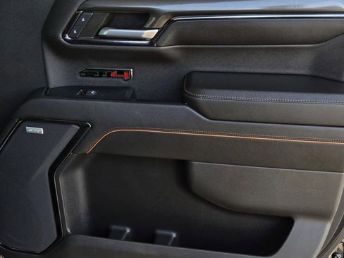 Used 2024 GMC Sierra 1500 AT4 w/ Technology Package image 9