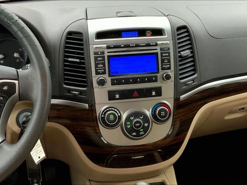 Used 2011 Hyundai Santa Fe GLS image 6