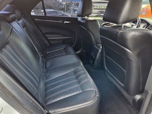 Used 2019 Chrysler 300 S image 19