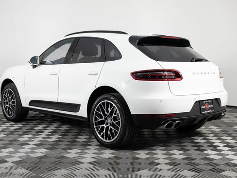 Used 2016 Porsche Macan S w/ Infotainment Package image 4