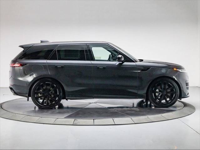New 2026 Land Rover Range Rover Sport Dynamic SE AWD/4WD image 6