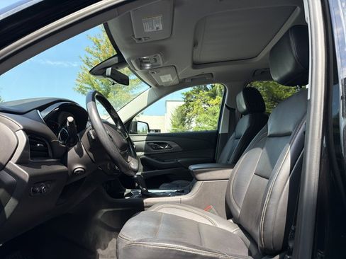 Used 2018 Chevrolet Traverse Premier AWD/4WD image 12