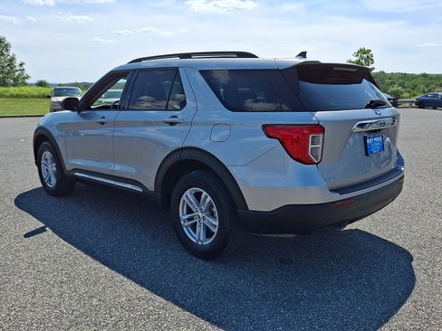 Certified 2024 Ford Explorer XLT AWD/4WD image 5