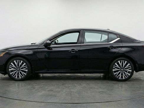 Used 2025 Nissan Altima 2.5 SV image 5