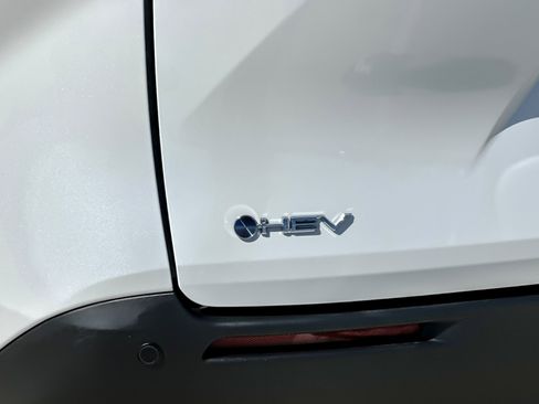 Certified 2025 Toyota Sienna XLE w/ XLE Plus Package FWD image 28