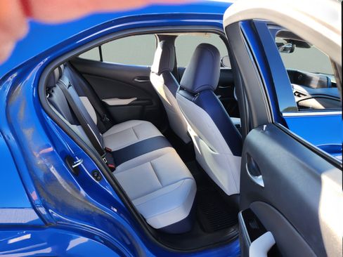 Used 2022 Lexus UX 200 w/ Premium Package FWD image 21