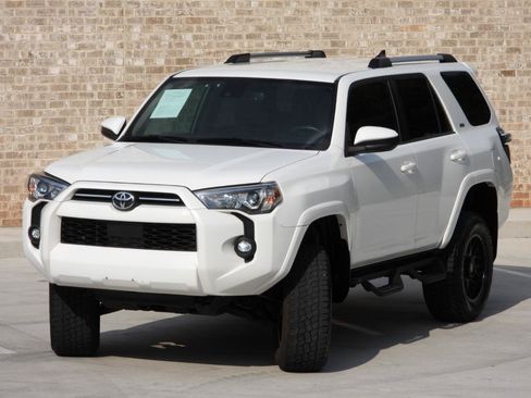 Used 2021 Toyota 4Runner SR5 AWD/4WD image 20