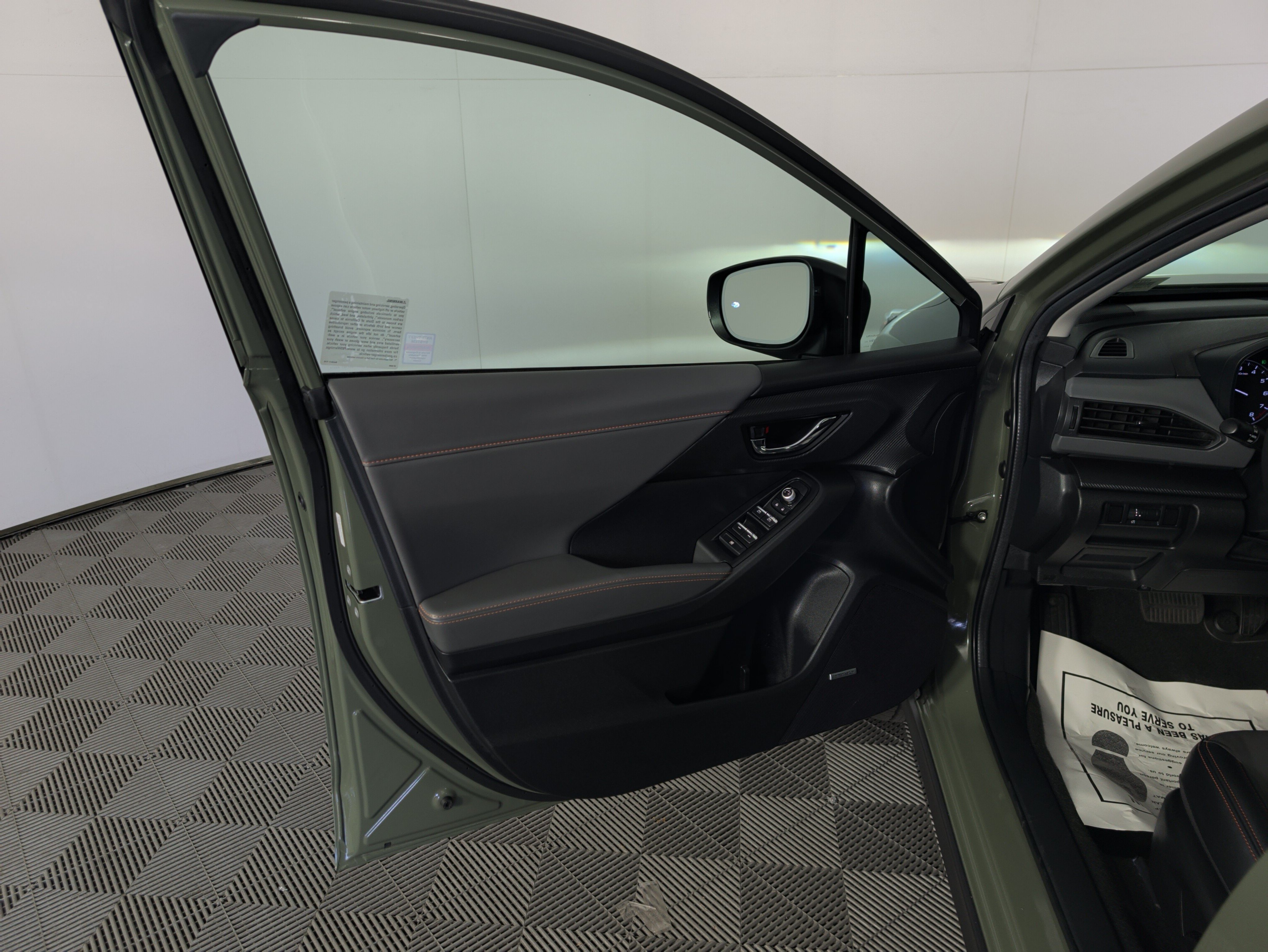 Used 2025 Subaru Crosstrek 2.5i Limited w/ Crosstrek Mirror Package AWD/4WD image 15