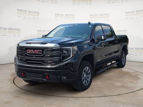 Used 2024 GMC Sierra 1500 AT4 w/ AT4 Preferred Package AWD/4WD image 1