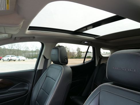 Used 2019 GMC Terrain Denali w/ Advanced Safety Package image 27