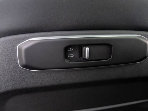 Certified 2025 BMW X5 M60i w/ Climate Comfort Package image 20