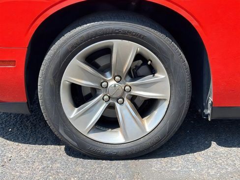 Used 2020 Dodge Challenger SXT RWD image 10