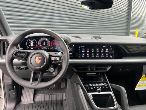 New 2025 Porsche Cayenne image 17