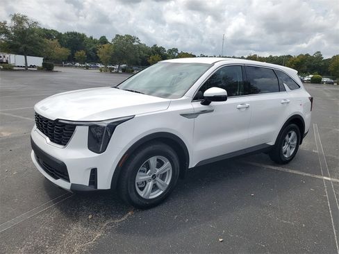 New 2026 Kia Sorento LX image 2