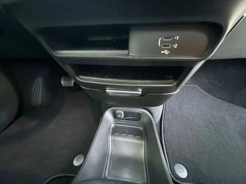 Certified 2026 Chrysler Pacifica Select FWD image 21